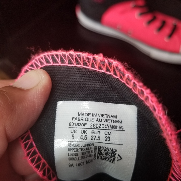 Converse Kids Chuck Taylor All Star Hi Top Sneaker - Picture 8 of 9